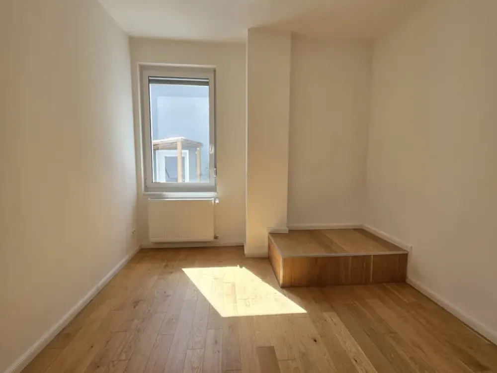 große 4,5 - Zimmer Wohnung* Renoviert * Zuffenhausen
