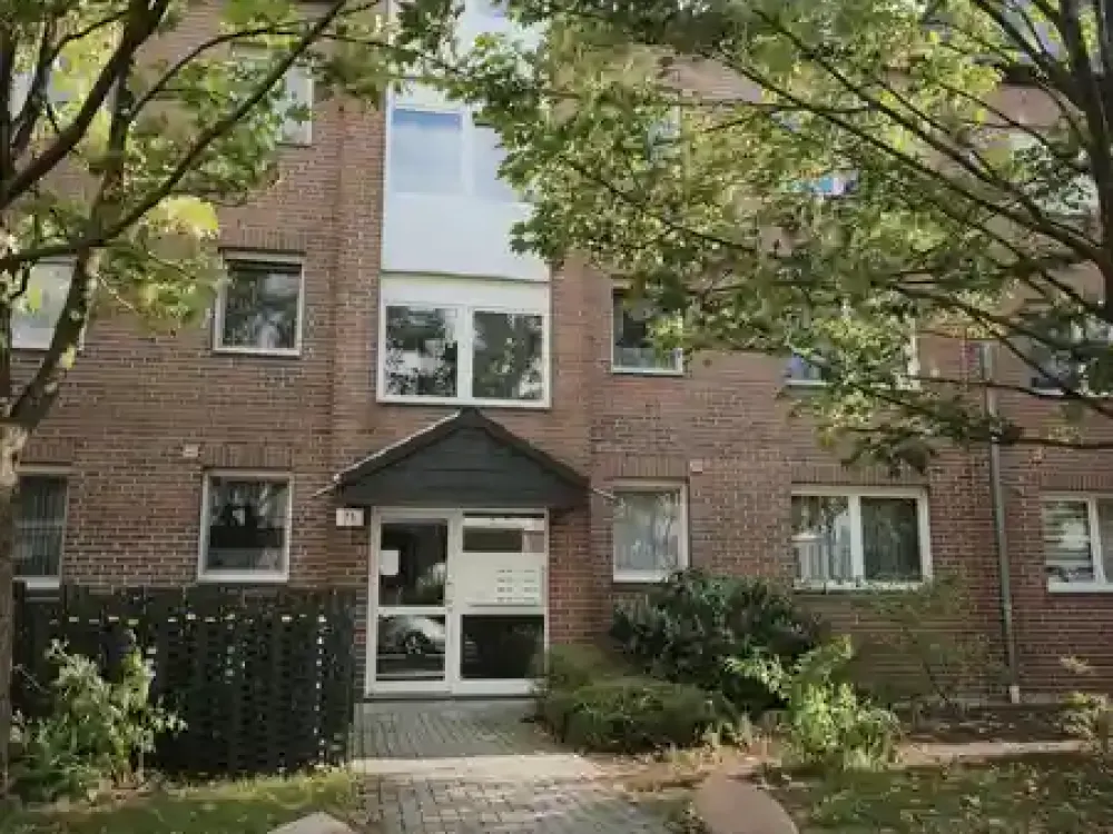 *** Dachgeschoss 2 Zimmer + kleine Dachterrasse + Stellplatz ***