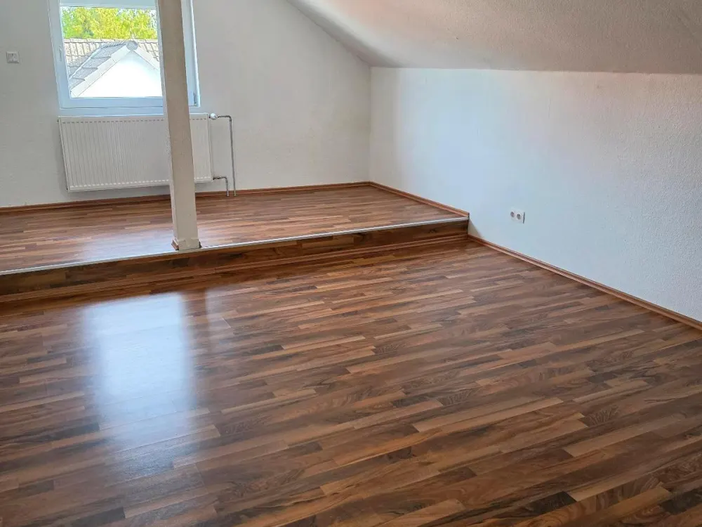 Helle 2 Zimmer-Dachgeschosswohnung in Kahl am Main
