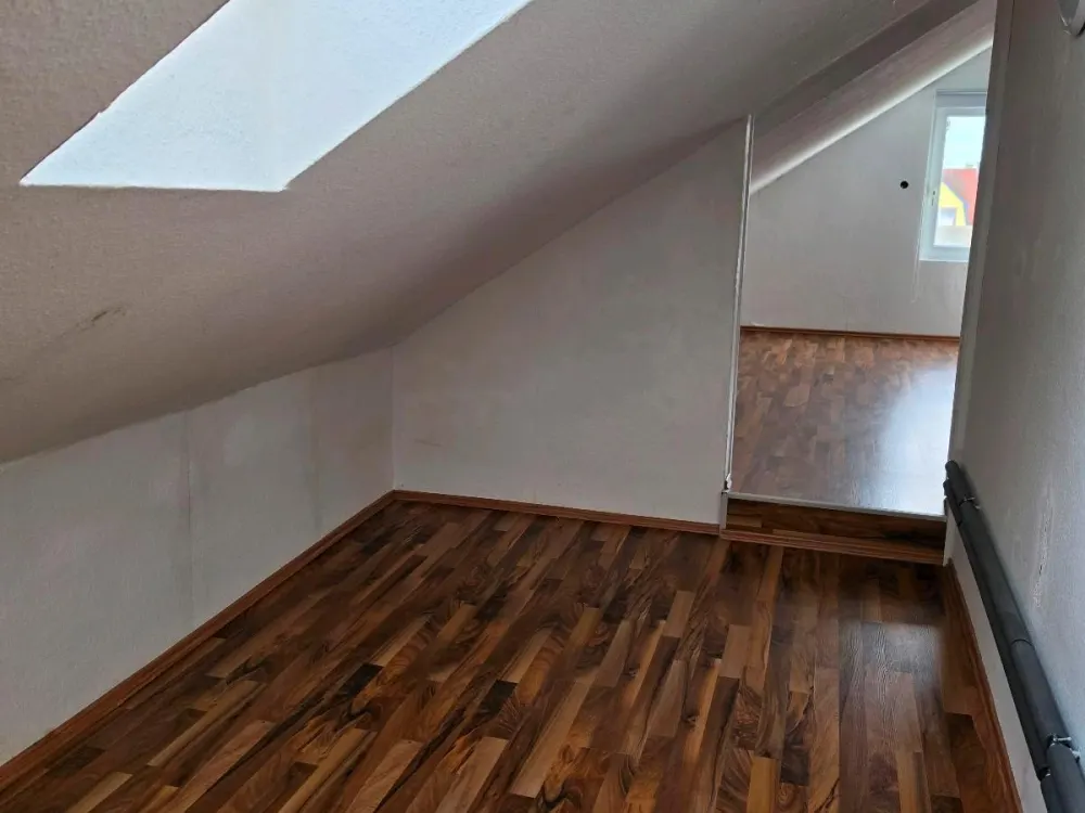 Helle 2 Zimmer-Dachgeschosswohnung in Kahl am Main