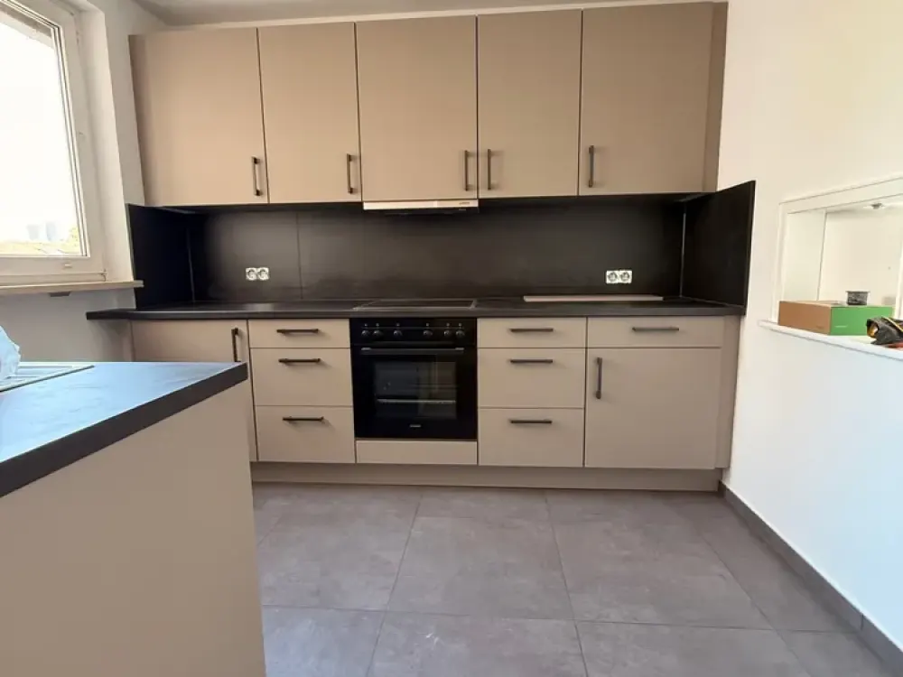Sanierte Helle 2 Zimmer WHG mit EBK und Balkon in FFM Oberrad