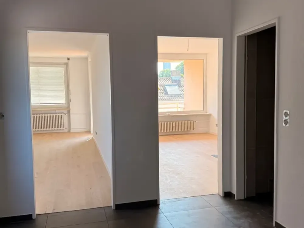 Sanierte Helle 2 Zimmer WHG mit EBK und Balkon in FFM Oberrad
