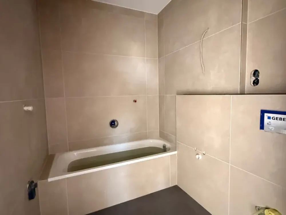 Sanierte Helle 2 Zimmer WHG mit EBK und Balkon in FFM Oberrad