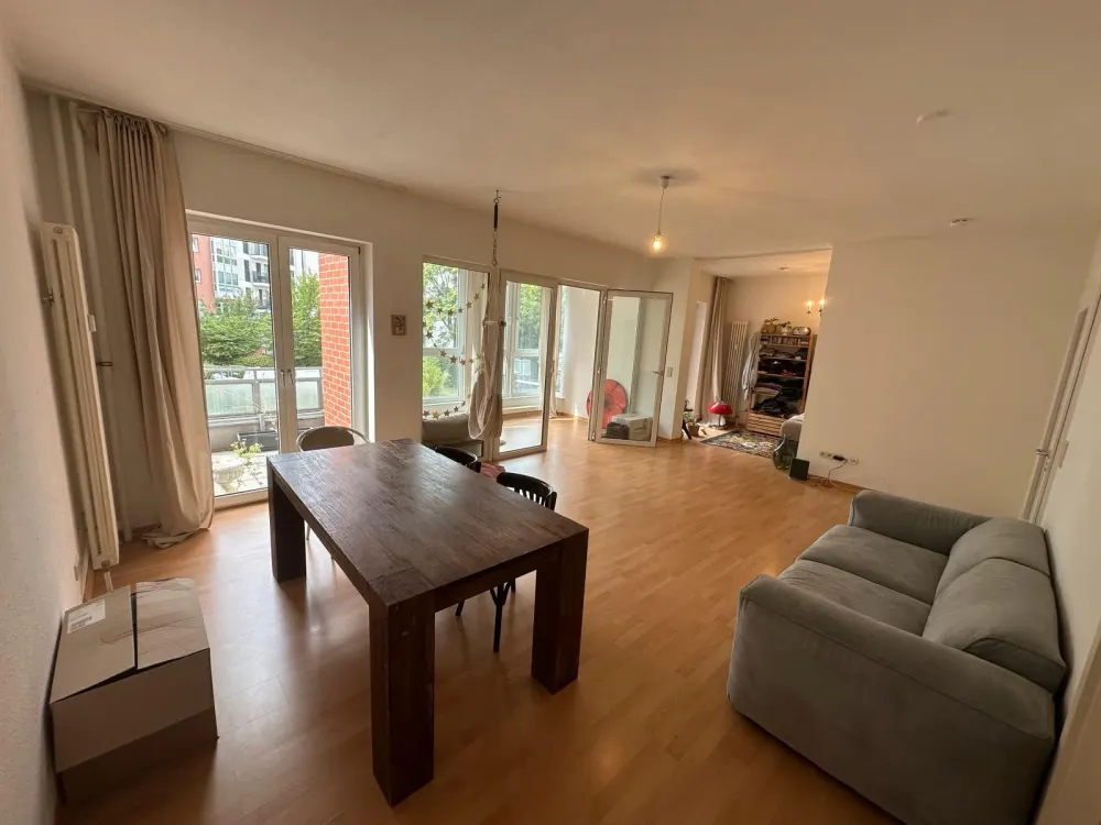 Helle 2-Zimmer-Wohnung mit Balkon in Berlin-Weißensee