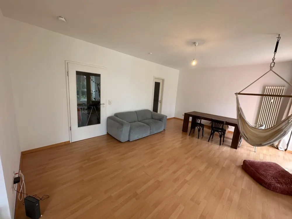 Helle 2-Zimmer-Wohnung mit Balkon in Berlin-Weißensee