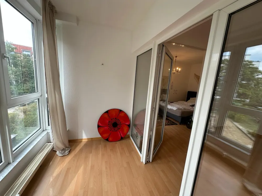 Helle 2-Zimmer-Wohnung mit Balkon in Berlin-Weißensee