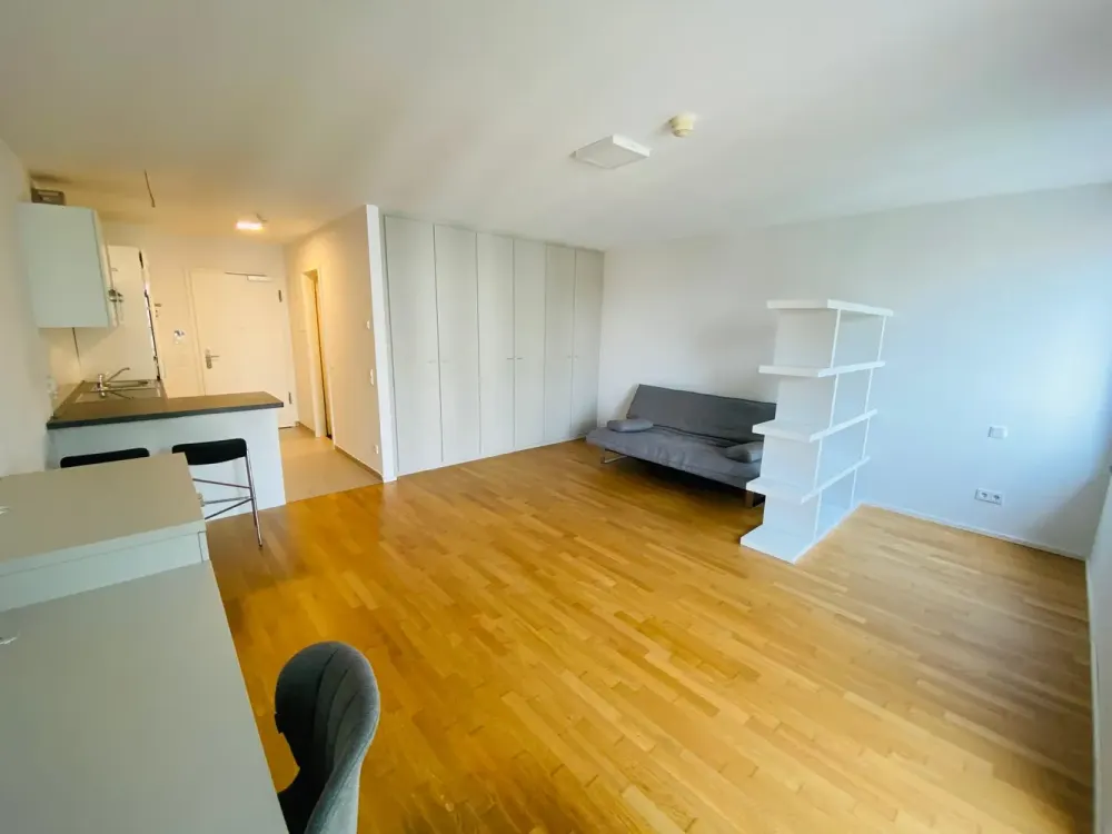 Stilvolles Studio an der Spree: Vollmöblierter & in begehrter Lage in Friedrichshain!