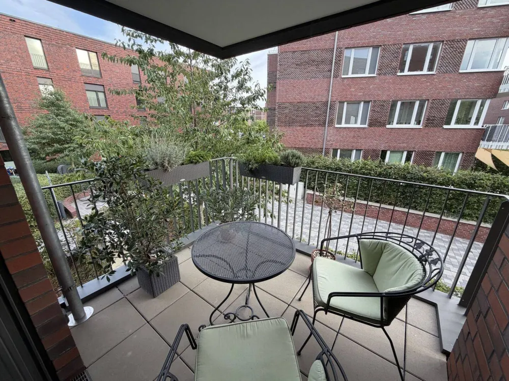 Your New REAL ESTATE QUARTER: Like-New 3-Room Apartment with Underground Parking in Wasserstadt Limmer