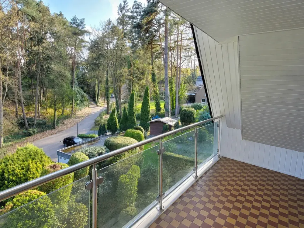 Große sonnige Dachgeschosswohnung - Ruhige Villenlage - Südloggia - ca. 20 Min. zum Hauptbahnhof