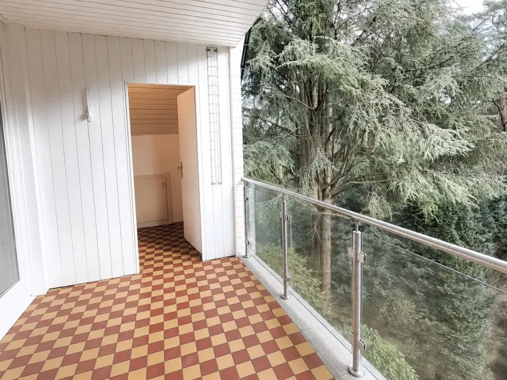 Große sonnige Dachgeschosswohnung - Ruhige Villenlage - Südloggia - ca. 20 Min. zum Hauptbahnhof