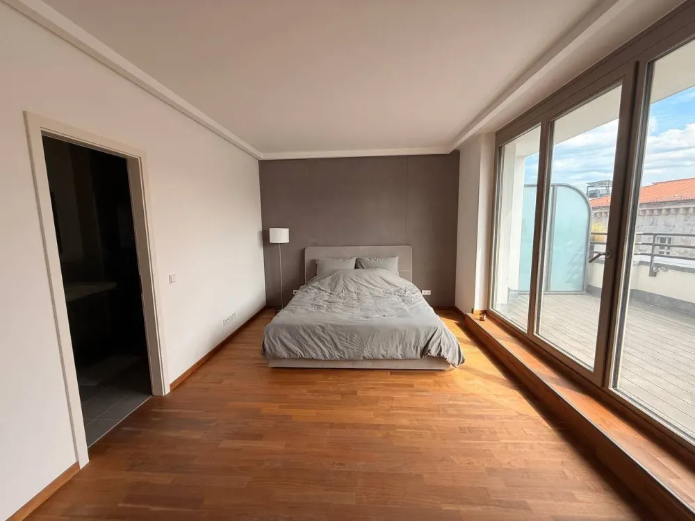 Moderne wohnung mit terrasse