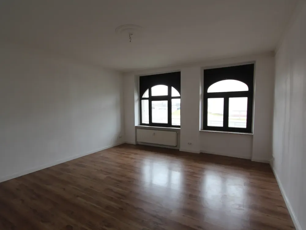 +++3-Raum-Wohnung Hochparterre mit 2 Bädern und Balkon+++