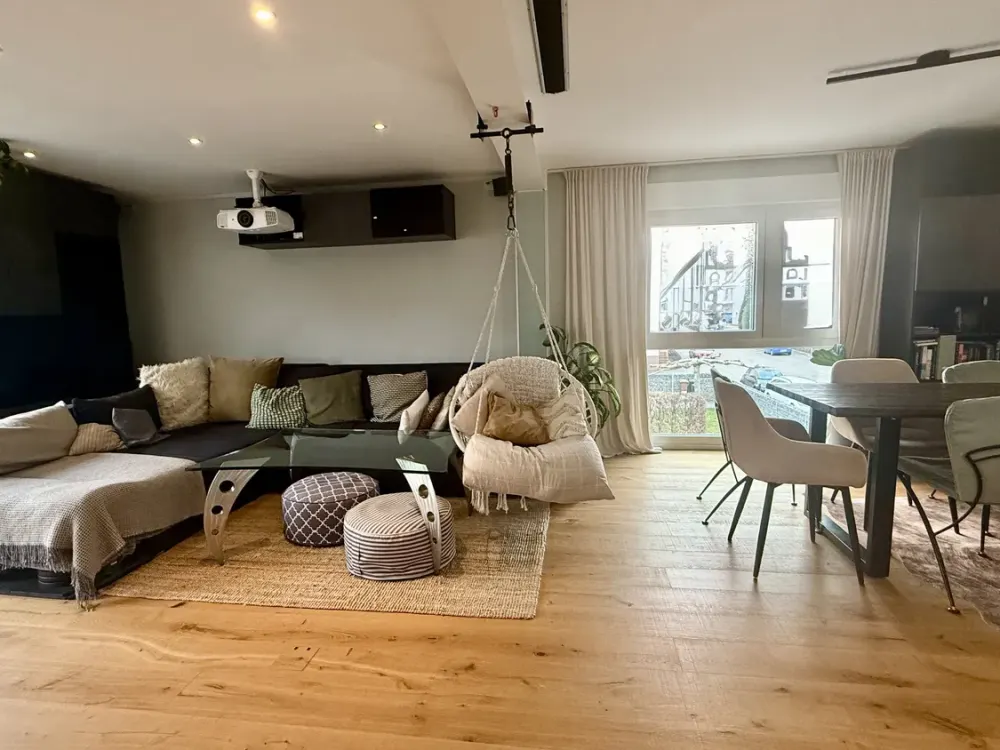 Besondere 2,5-Zimmer-Wohnung mit Designbad, Smart-Home & hochwertiger Einbauküche in Köngen