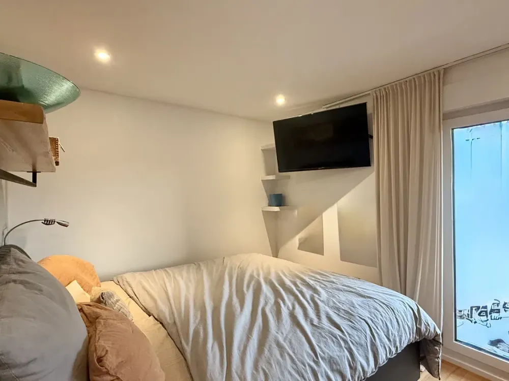 Besondere 2,5-Zimmer-Wohnung mit Designbad, Smart-Home & hochwertiger Einbauküche in Köngen