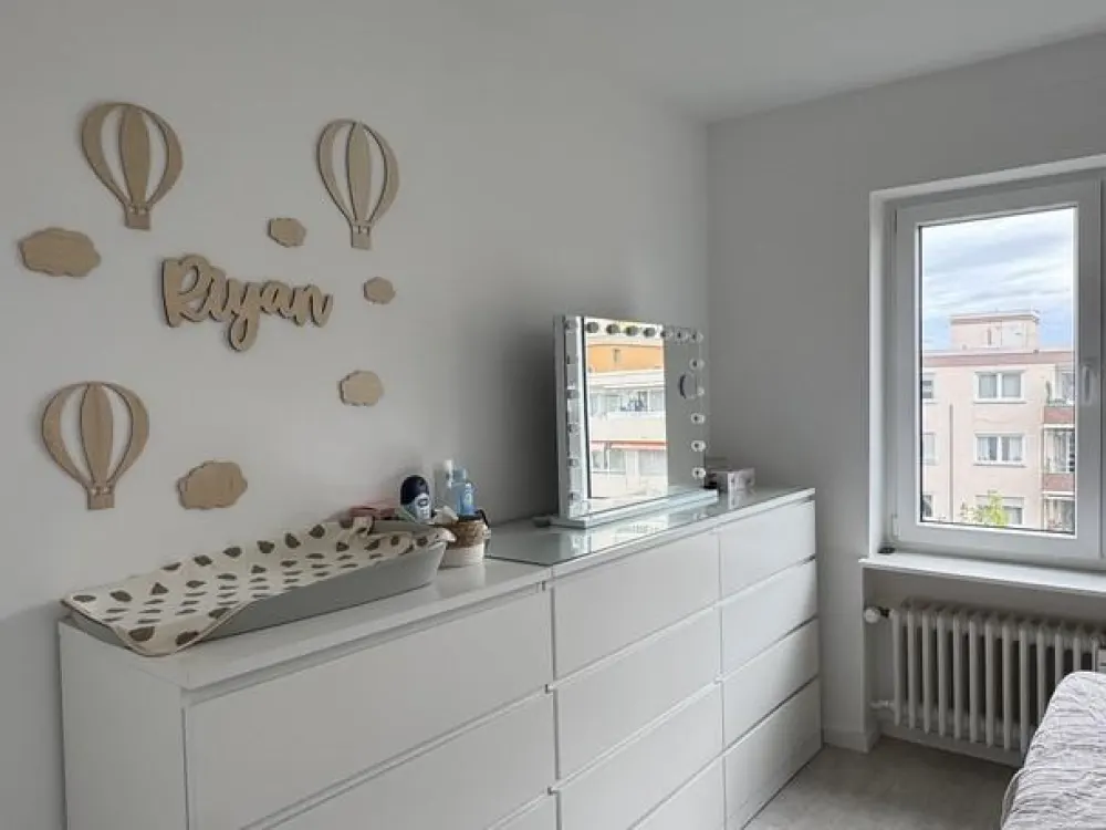 3-Zimmer-Wohnung in Maintal Bischofsheim: Balkon mit Skylineblick, Einbauküche und Garage
