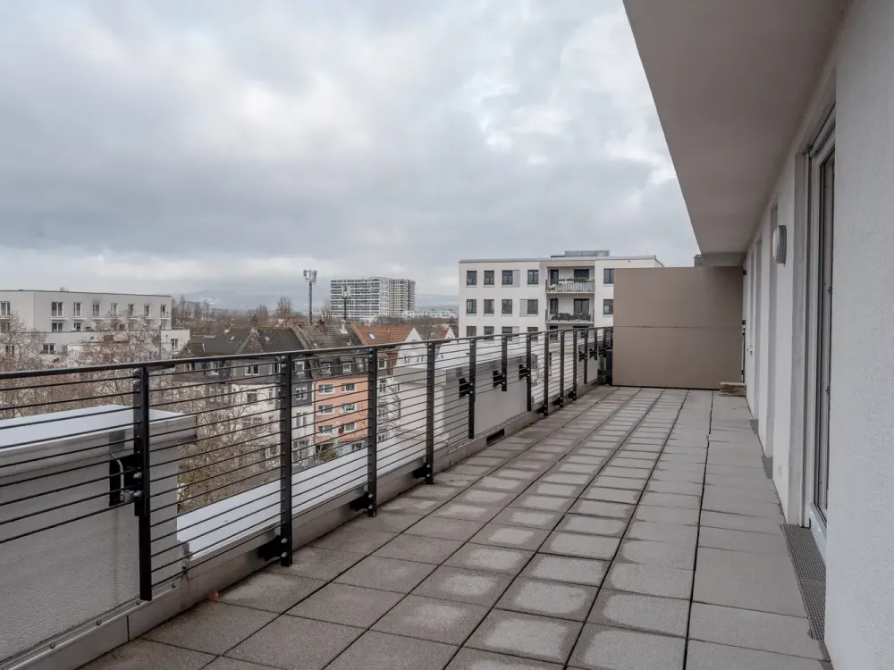 Exklusives 4-Zimmer-Penthouse mit moderner Küche und zwei großen Balkonen