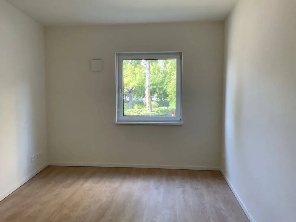 Letzte Einheit- 4-Zimmer-Erdgeschosswohnung mit zwei Bädern