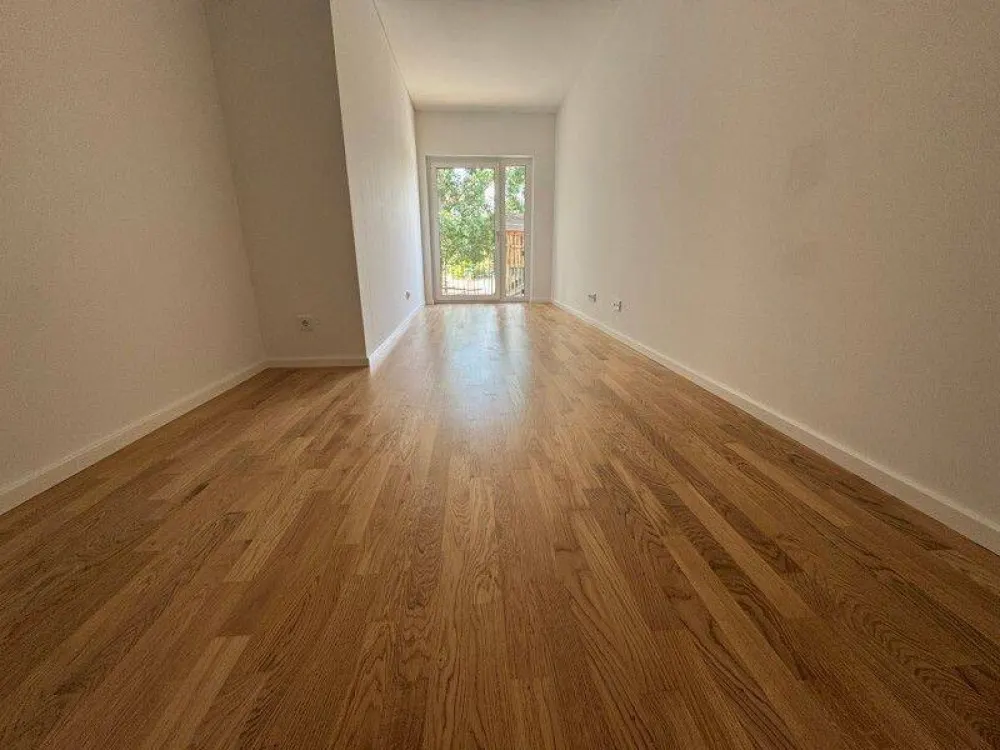 Erstbezug!: 4-Zimmer-Wohnung im Erdgeschoss mit Balkon