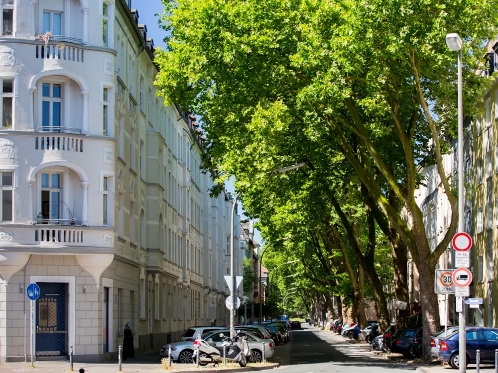 ** Gemütliche Altbauwohnung mit Echtholz-Dielenboden - Zentrale Lage **
