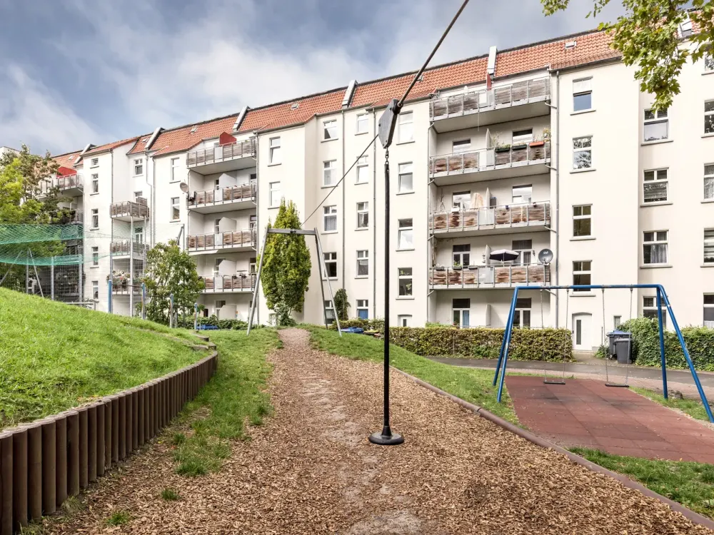 ** Gemütliche Altbauwohnung mit Echtholz-Dielenboden - Zentrale Lage **