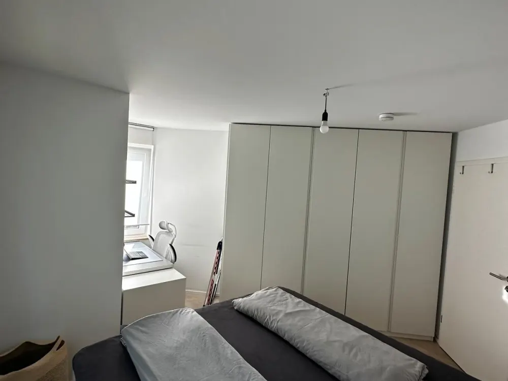 Hochwertige voll möbelierte 2-Zimmer-Wohnung mit Balkon