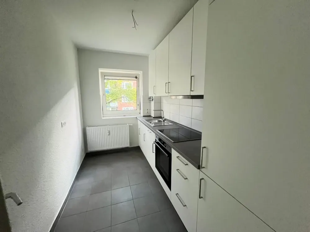 Komplett sanierte 2-Zimmer-Wohnung mit Balkon