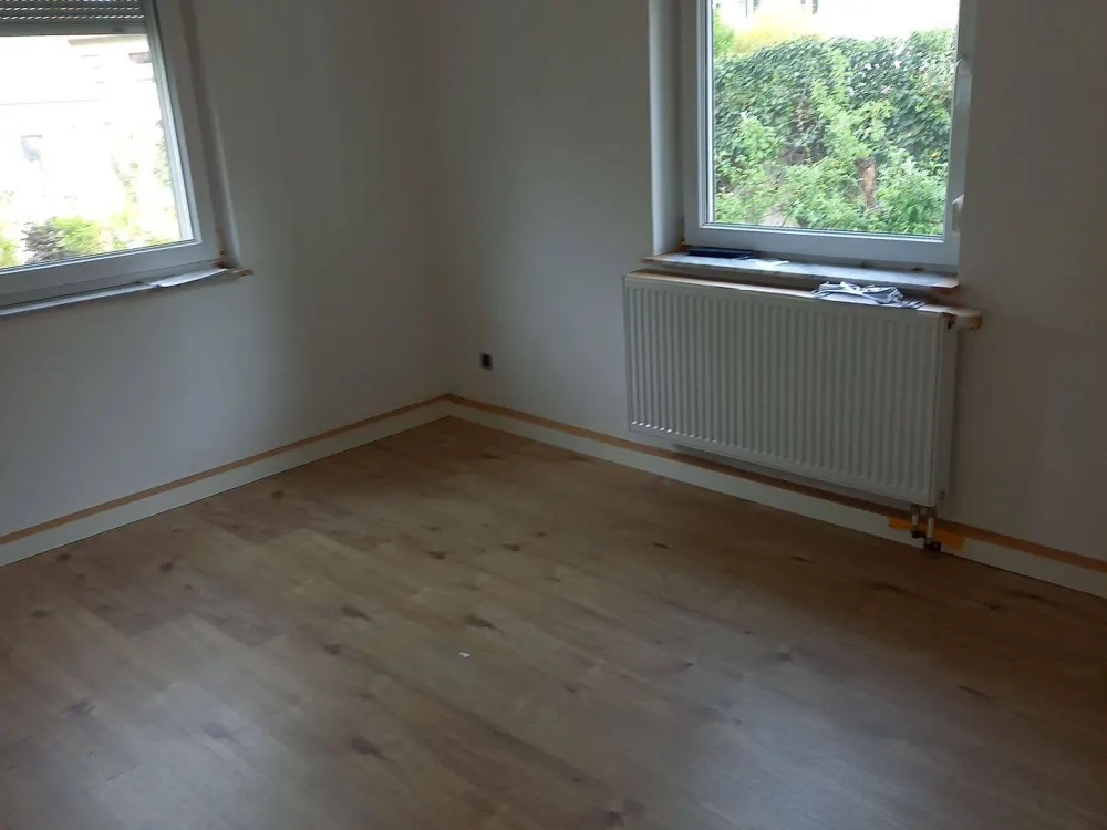 Helle, modernisierte Wohnung im 1.OG Reichelsdorf,