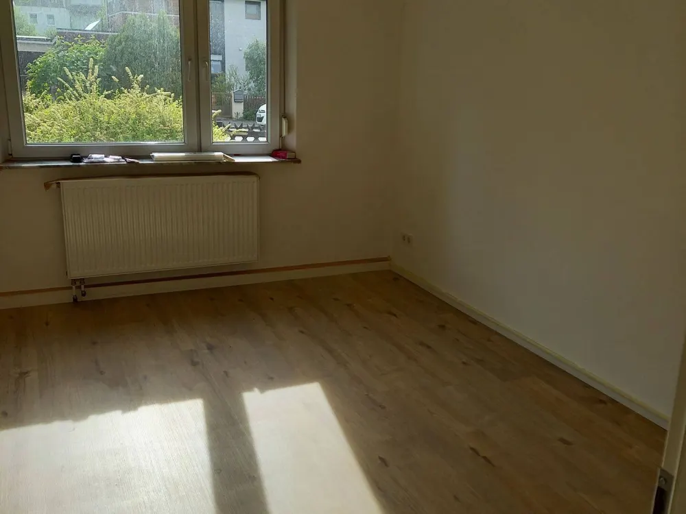 Helle, modernisierte Wohnung im 1.OG Reichelsdorf,