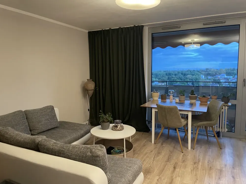 1 Zimmer, Küche, Bad, Balkon, TG-Platz frei ab 01.10.2026
