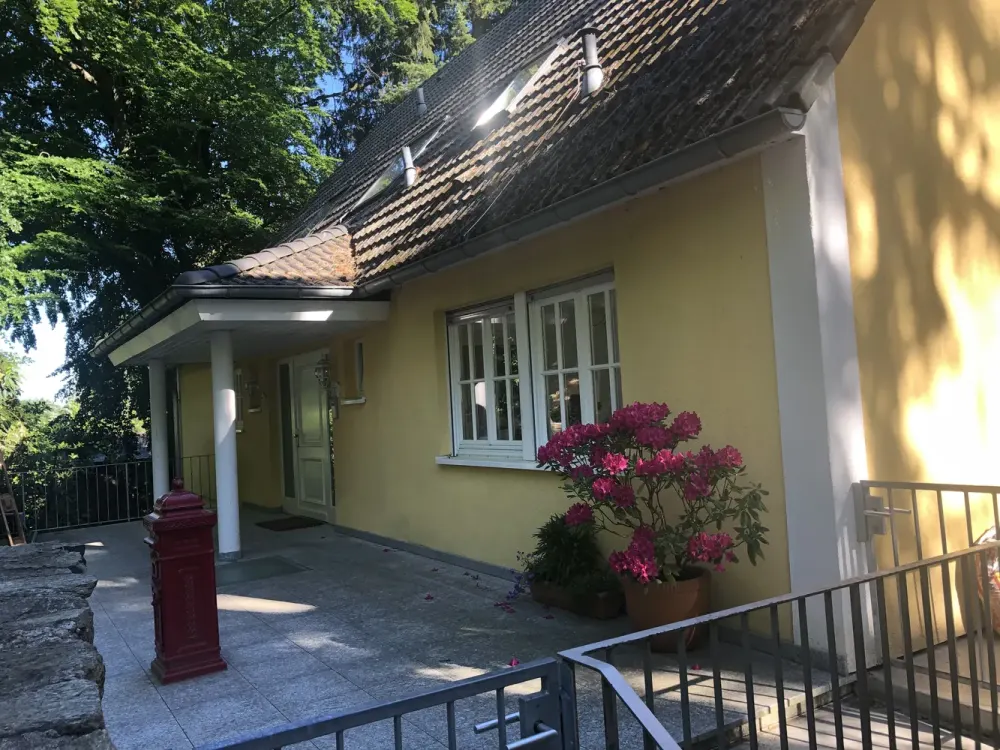 Naturnahe 4-Zimmer-DG-Wohnung mit Fernblick ins Grüne