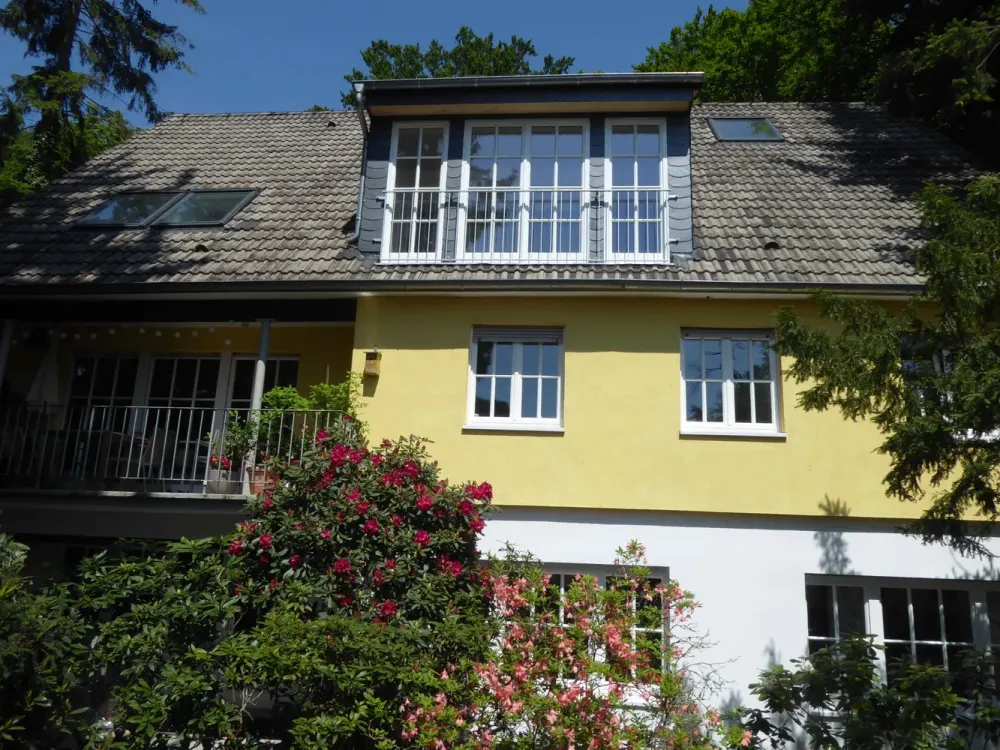 Naturnahe 4-Zimmer-DG-Wohnung mit Fernblick ins Grüne