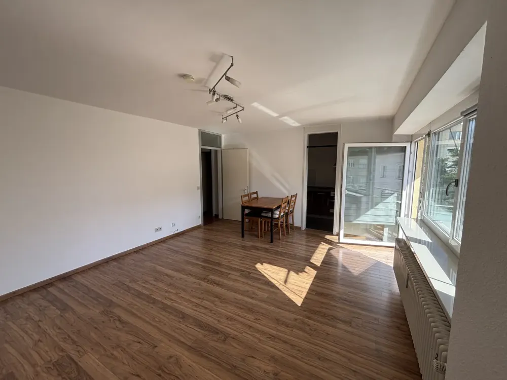 Schönes Appartement mit separater Küche in bester Neuhauser Lage mit Südbalkon