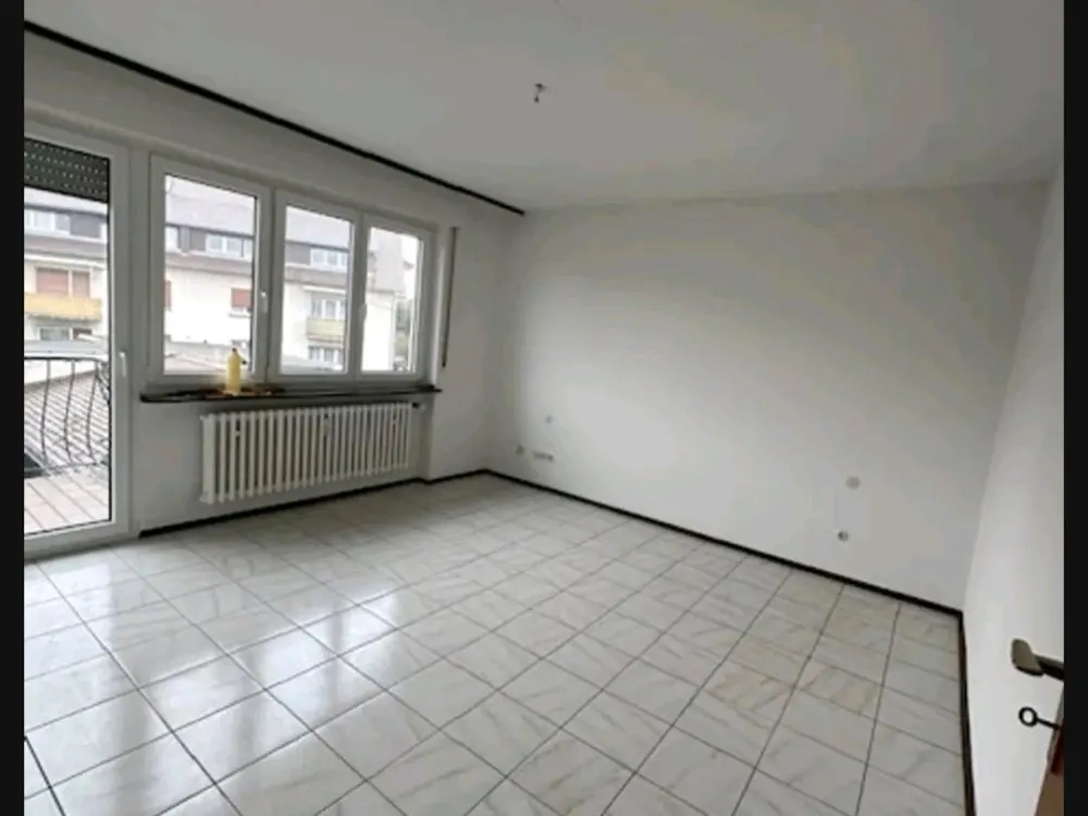 WG zimma zu vermieten gutte lage mit Balkon möbiliert