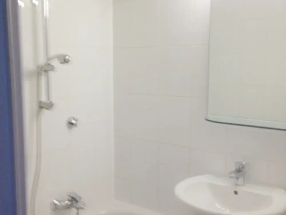 Sunny 1-Room Apartment Centrally Located Near Plärrer