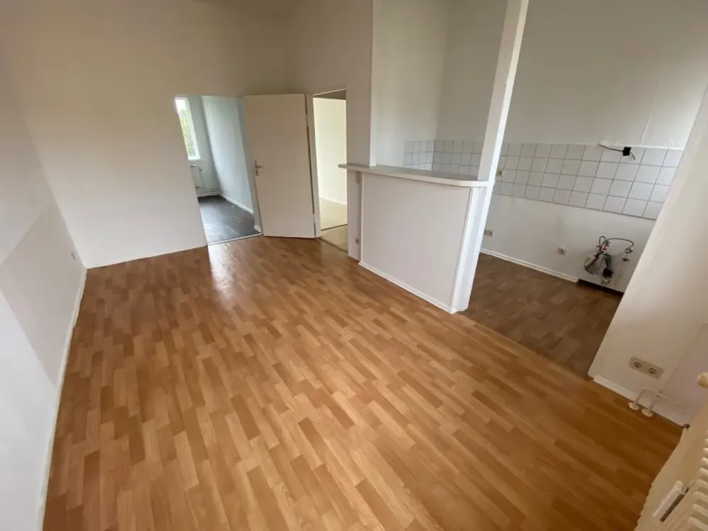 Gepflegte Wohnung unterm Dach mit Balkon in Alt-Hohenschönhausen ab sofort neu zu vermieten