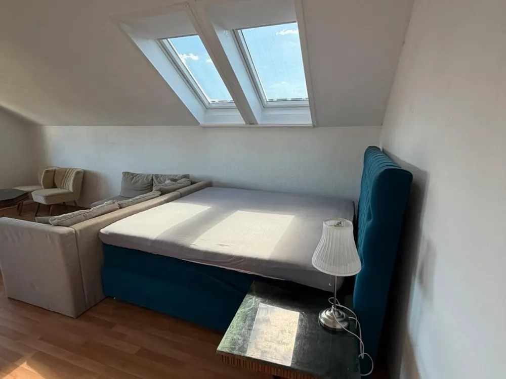 1 Zimmer Dachgeschoss Wohnung in Isernhagen