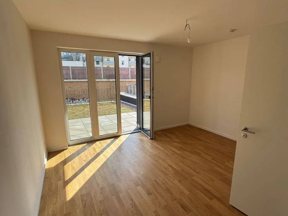 Schöne 1 Zimmer Wohnung mit großer Terrasse zur Sonnenseite