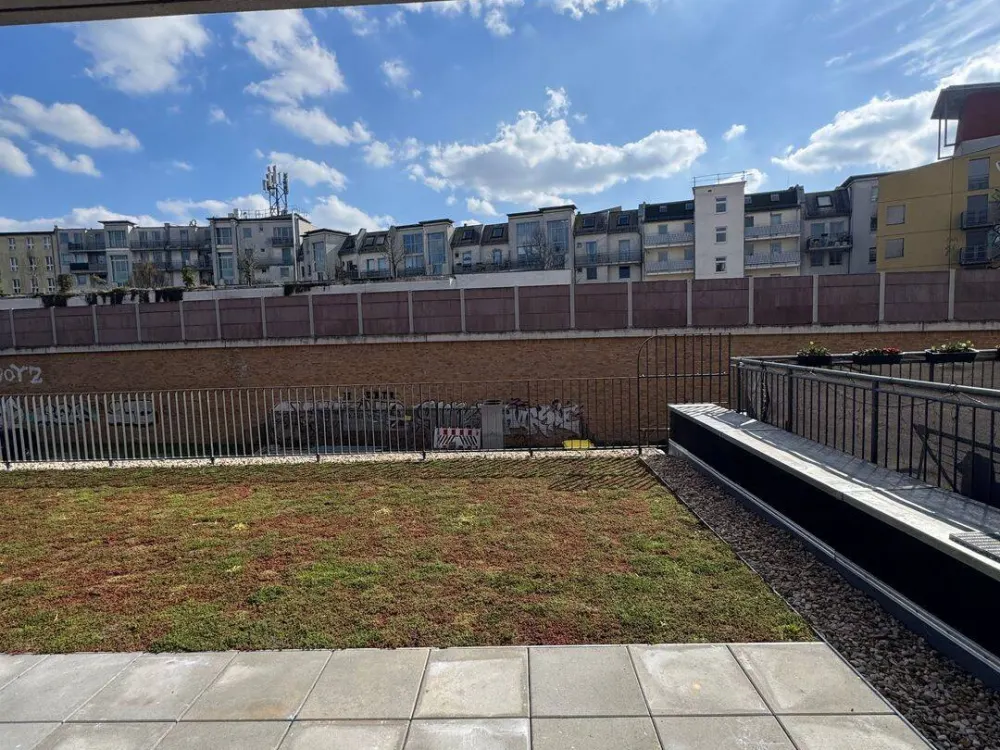 Schöne 1 Zimmer Wohnung mit großer Terrasse zur Sonnenseite