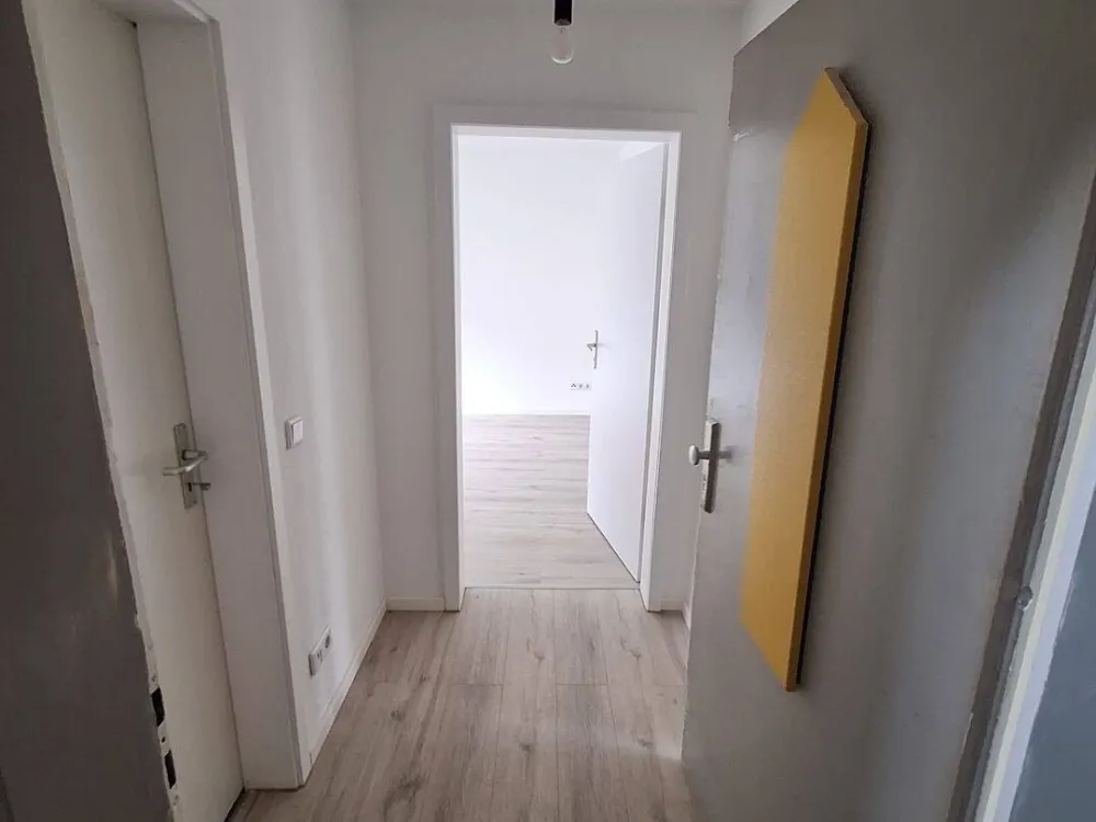 2 Zimmer Erdgeschoss frisch renoviert am Hafen