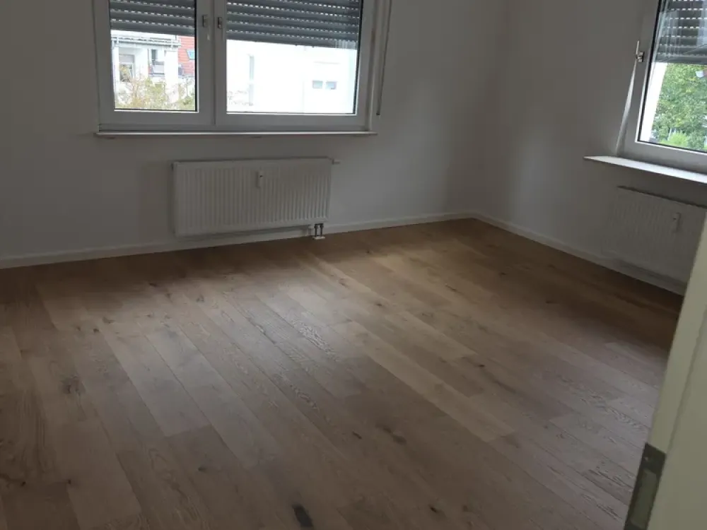 Herrliche, helle, kernsanierte 3 Zimmerwohnung