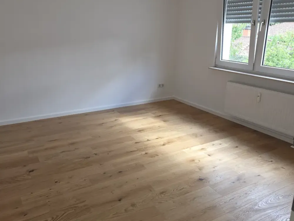 Herrliche, helle, kernsanierte 3 Zimmerwohnung