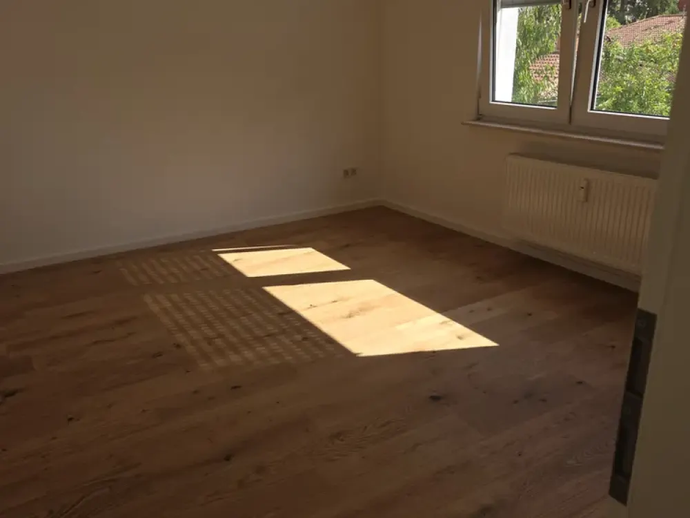 Herrliche, helle, kernsanierte 3 Zimmerwohnung