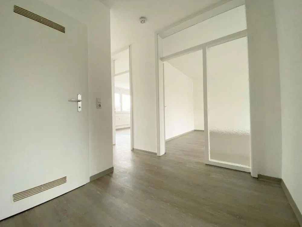 FRISCH renovierte Erdgeschoss Wohnung mit Dusche
