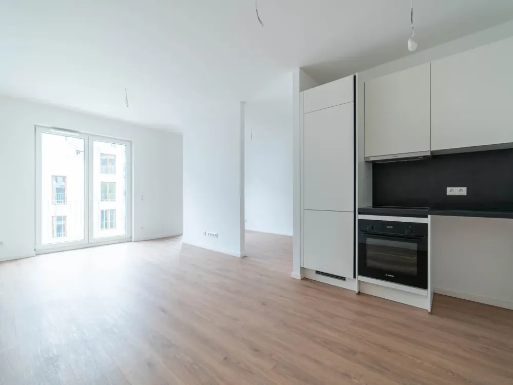 Modern Manhattan-Style Studio with Balcony Apt 227