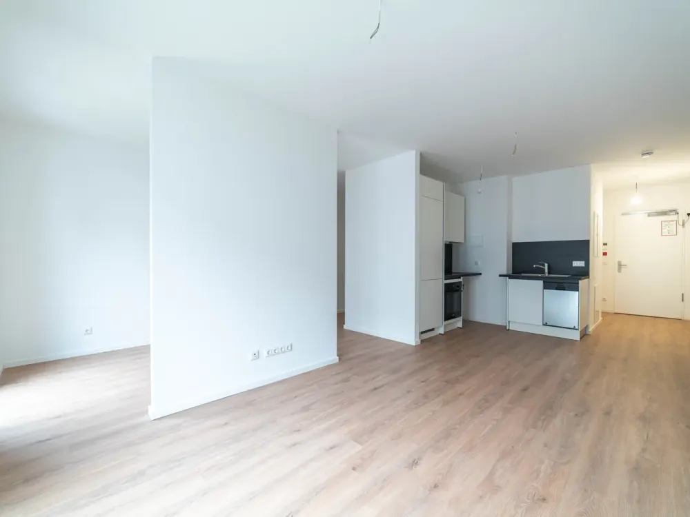 Modern Manhattan-Style Studio with Balcony Apt 227