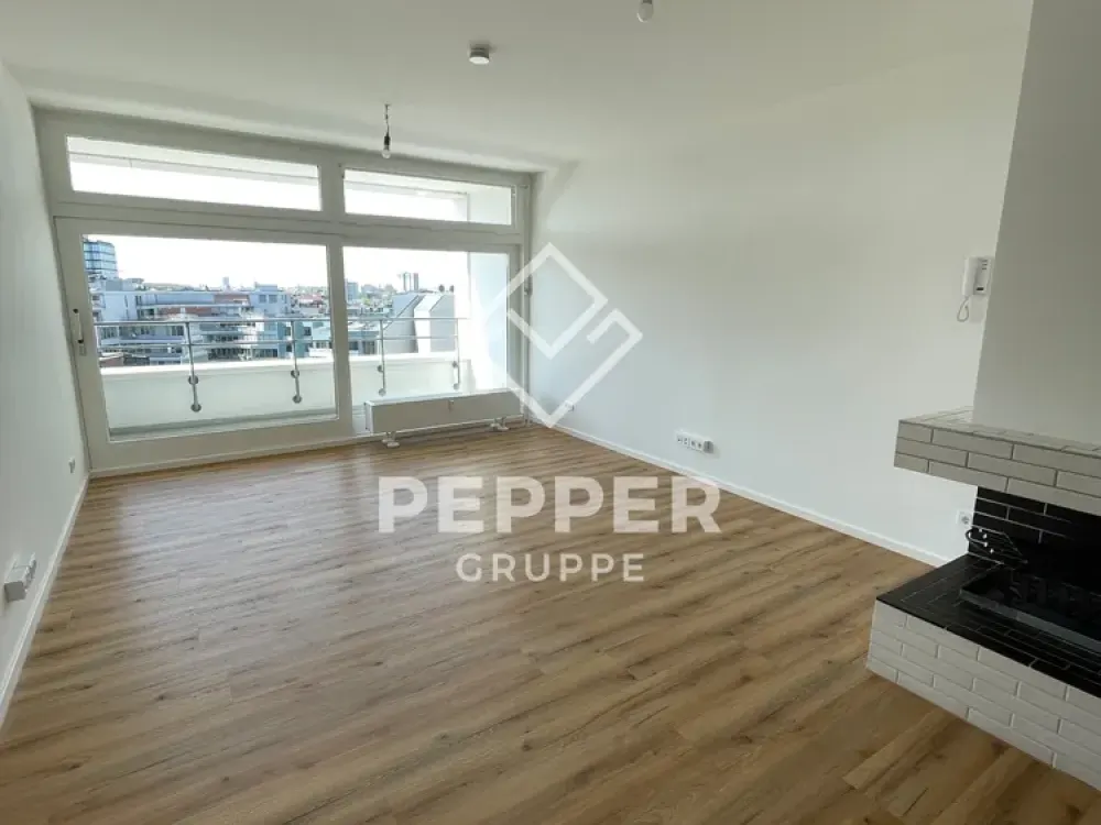 Helle und großzügige 3 1/4-Zimmer-Wohnung mit Balkon über 4 Etagen direkt am Berliner Zoo