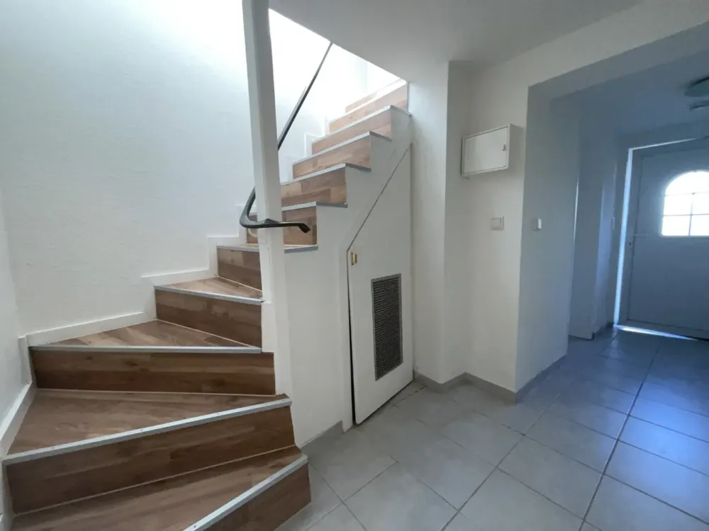 Charmante 1-Zimmer-Maisonette-Wohnung in Düsseldorf-Himmelgeist