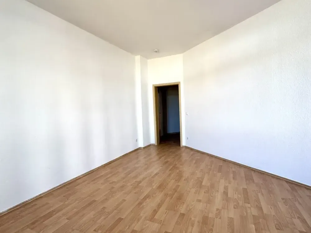 Helle 1-Raum-Wohnung mit separater Küche in zentraler Lage