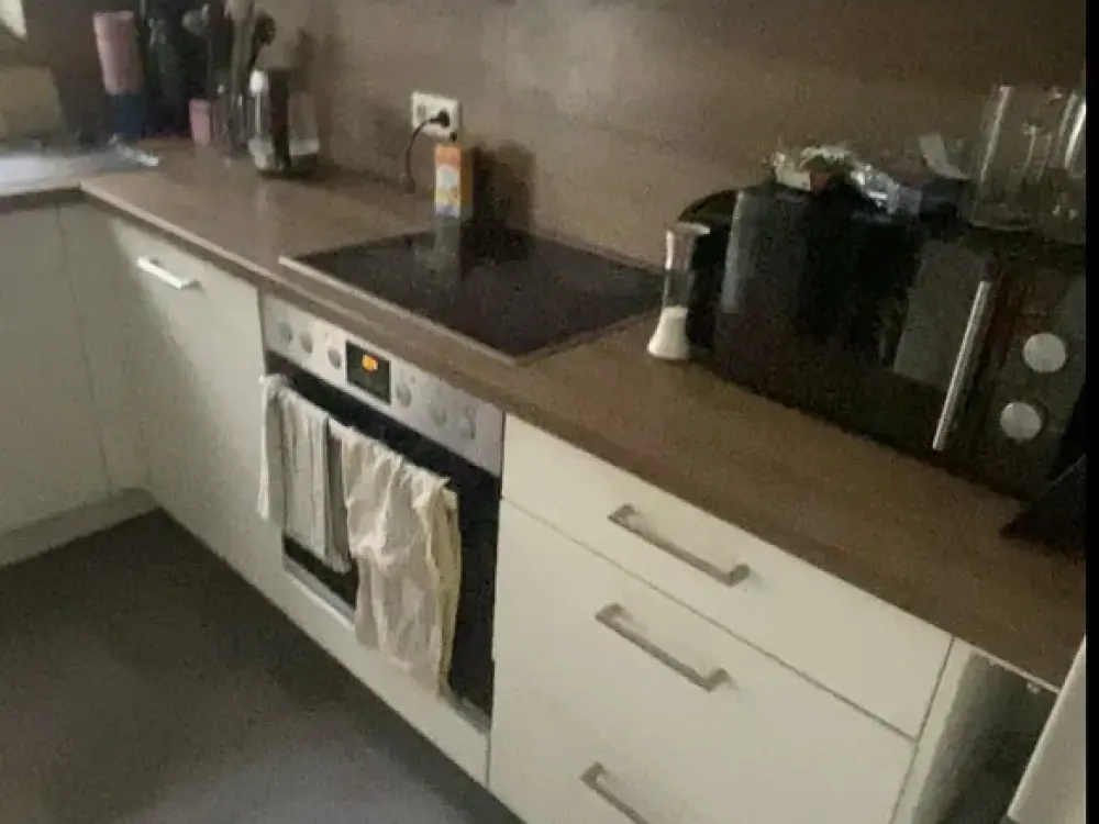 Möbliertes WG-Zimmer (bestehend aus 2 Zimmern) in S-Ost