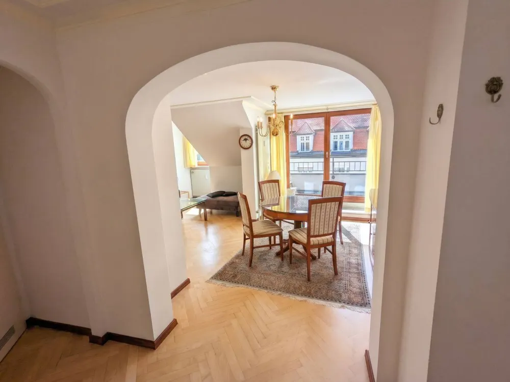 Top Wohnung in bester Lage am Rotkreuzplatz